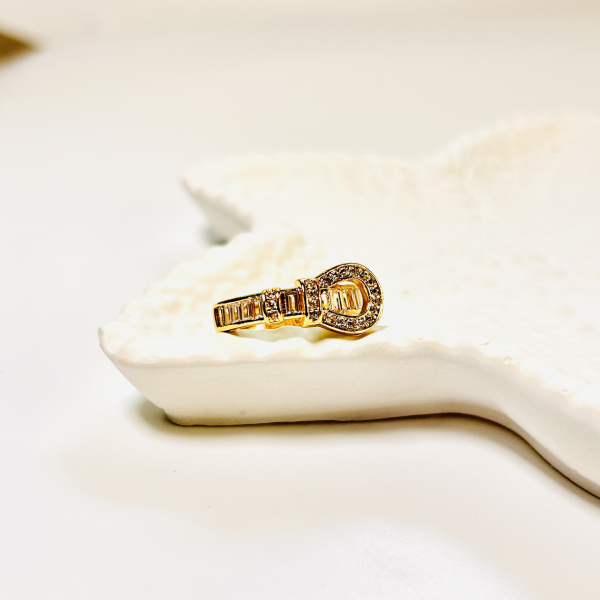 WHITE CRYSTAL BUCKLE