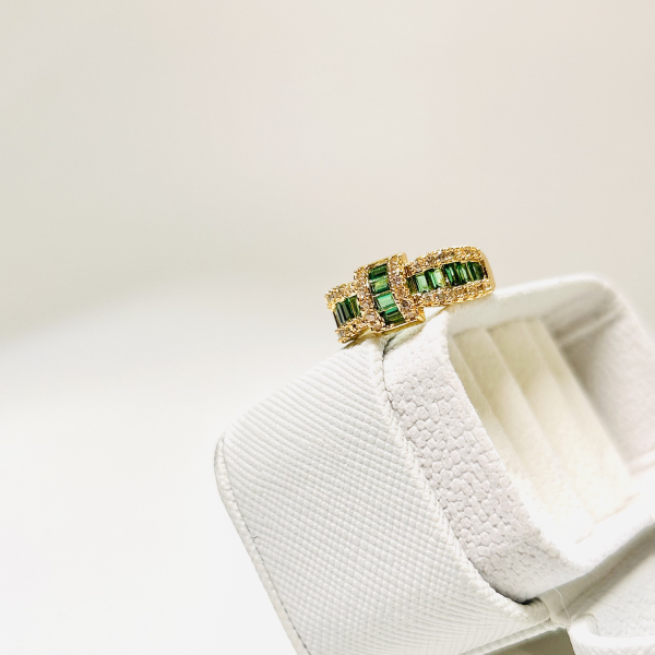 GREEN QUEEN GLOW MUSE