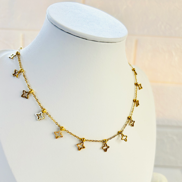 CLOVER CHARM NECKLACE