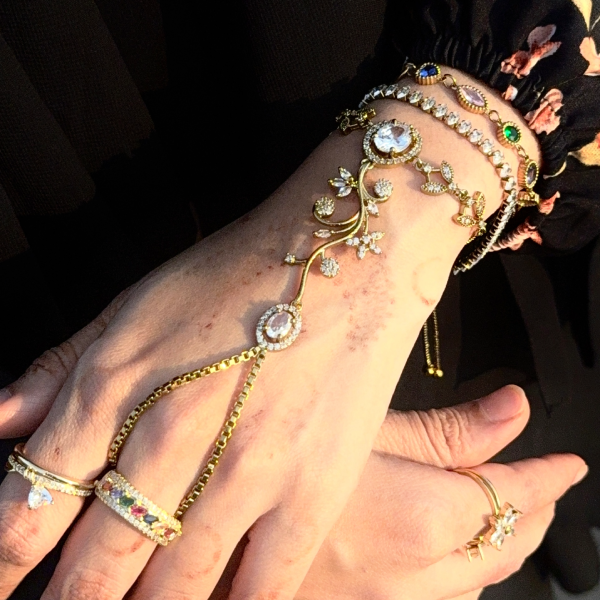 VICTORIAN EMPRESS HAND HARNESS