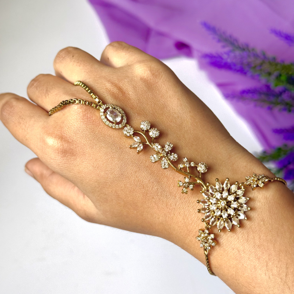 VICTORIAN MAJESTIC HAND HARNESS