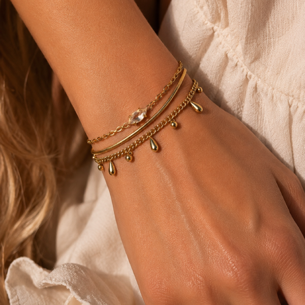 TRIPLE LAYER DROPLET CHARM BRACELET
