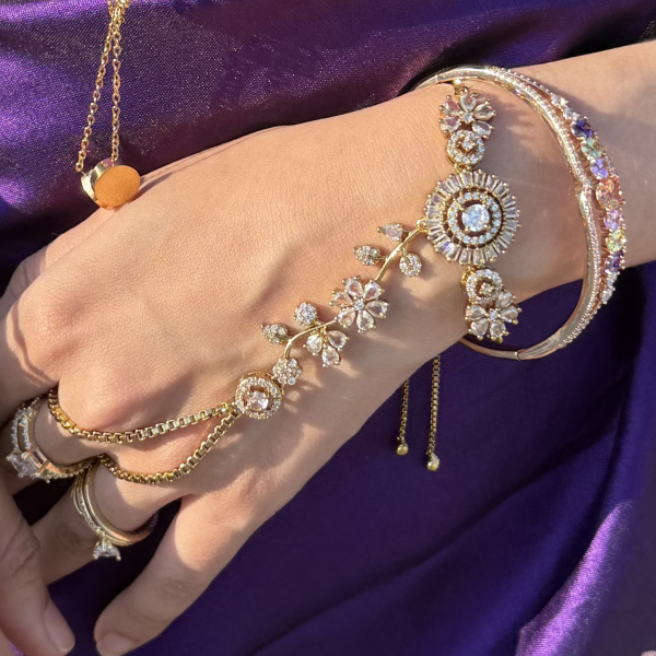 VICTORIAN NOOR HAND HARNESS