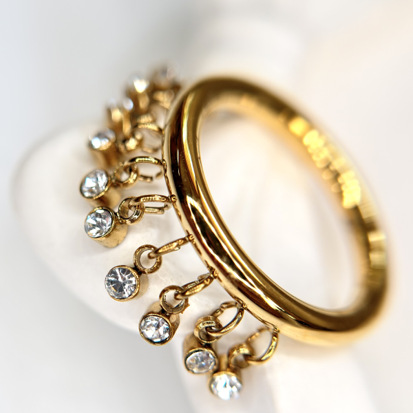 RAINDROP RING